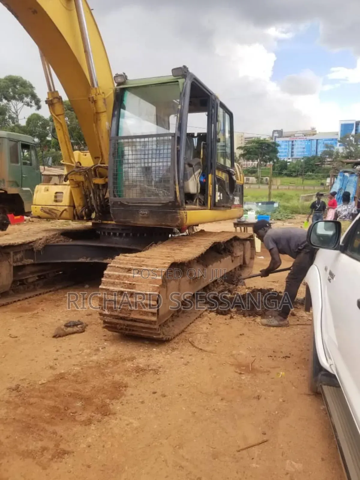 Excavator Cat 320cl