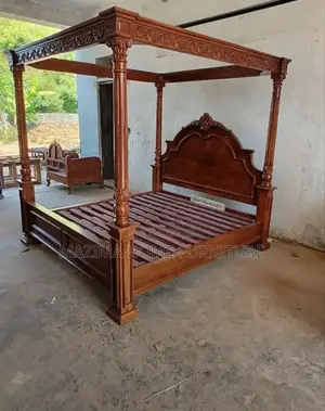 Strong Hardwood Beds With Net Poles