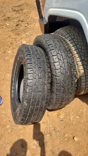 235/85r16 Yokohama Geolander a/T