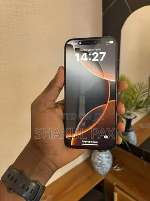 Photo - Apple iPhone 16 Pro Max 1 TB Black