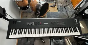 Yamaha Mx88 Professional 88 Keys, Usb, Double Stand, Pedal.