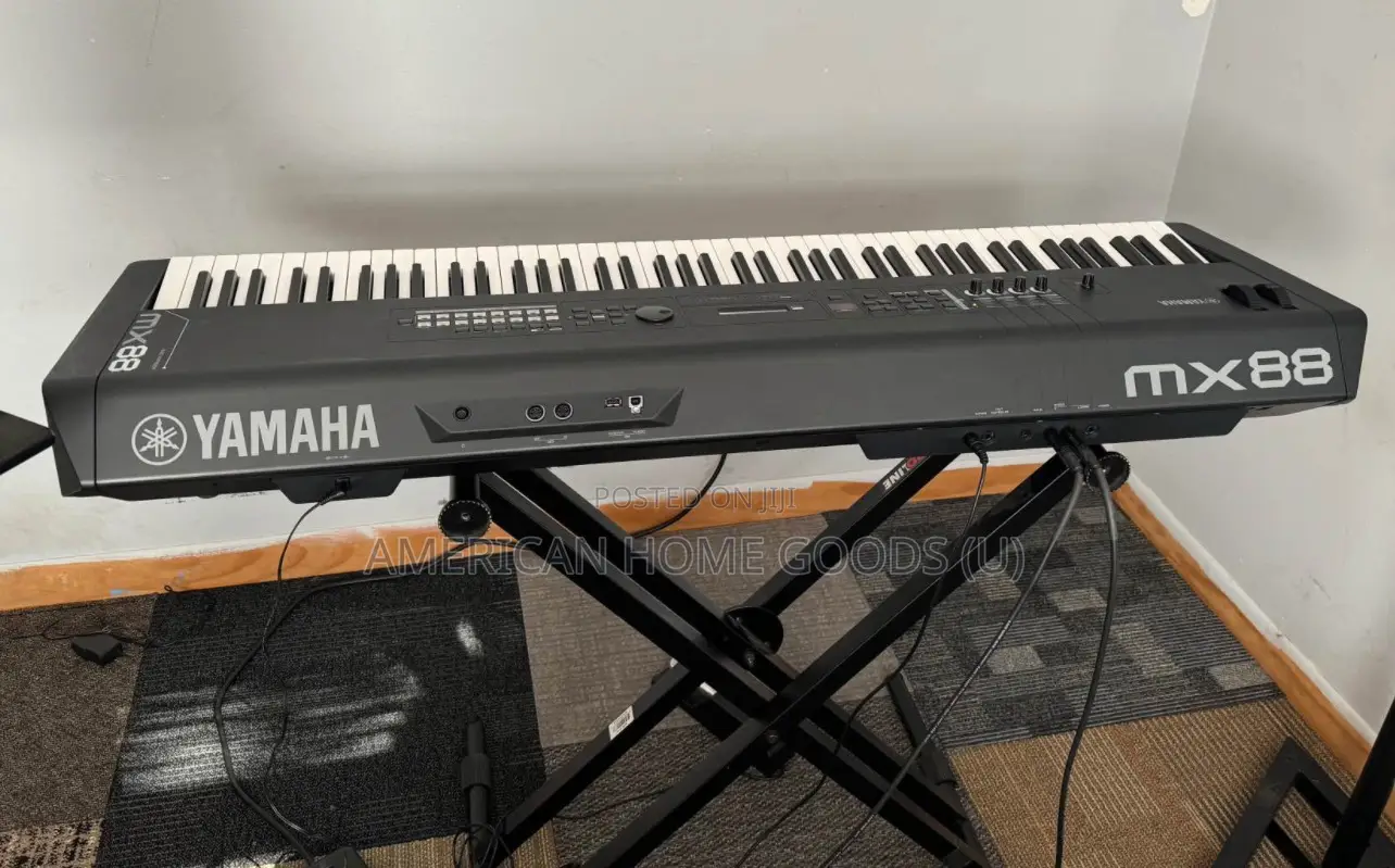 Yamaha Mx88 Professional 88 Keys, Usb, Double Stand, Pedal.
