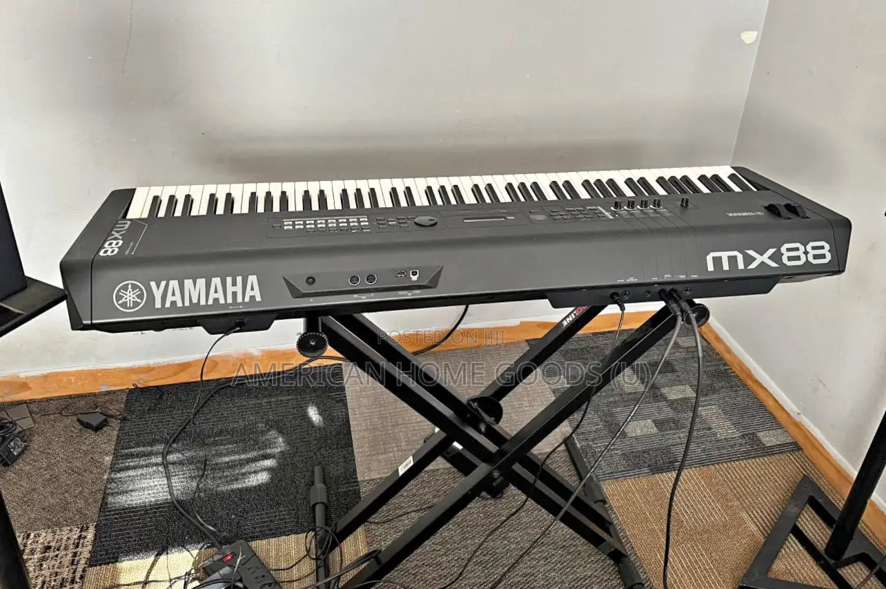 Yamaha Mx88 Professional 88 Keys, Usb, Double Stand, Pedal.