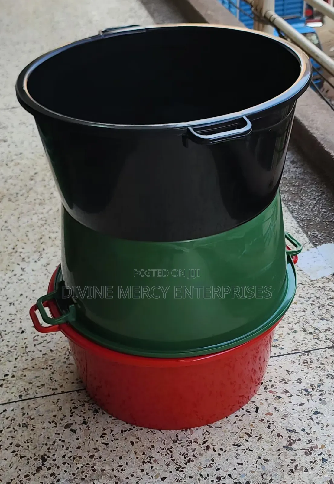 Giant Basin With Handle