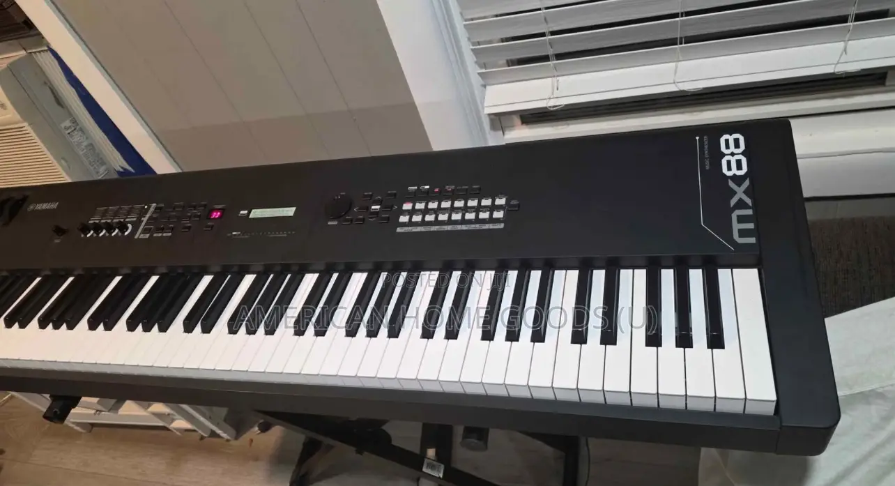 Yamaha Mx88 Professional 88 Keys, Usb, Double Stand, Pedal.