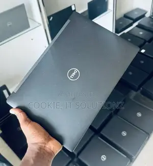 Laptop Dell Latitude 7390 8GB Intel Core I5 SSHD (Hybrid) 256GB