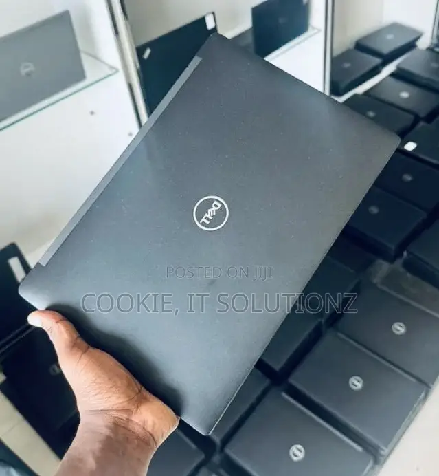 Laptop Dell Latitude 7390 8GB Intel Core I5 SSHD (Hybrid) 256GB