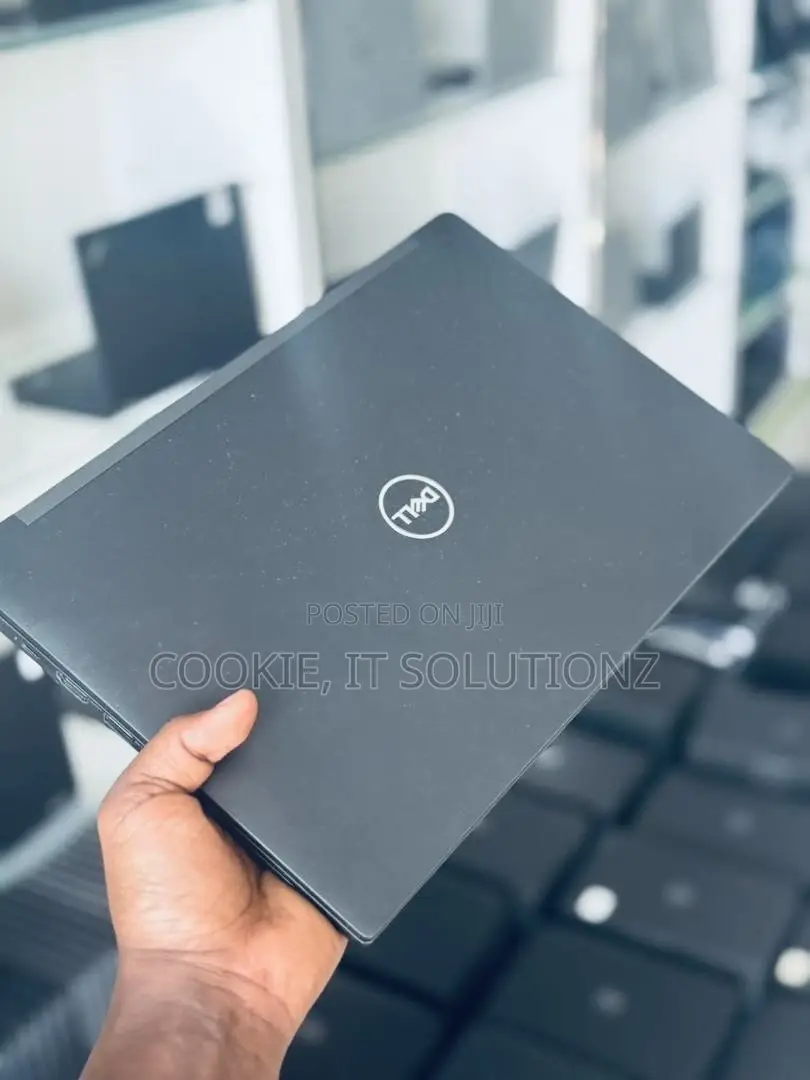 Laptop Dell Latitude 7390 8GB Intel Core I5 SSHD (Hybrid) 256GB