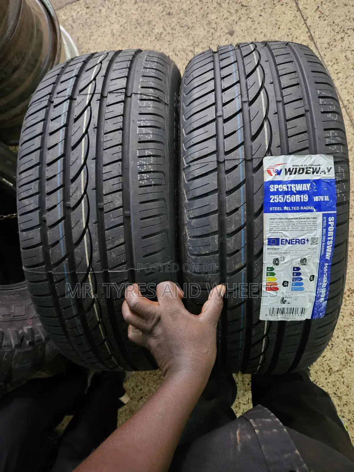 255 50 R19 Wide Way Sportsway Steel Belted Radial.