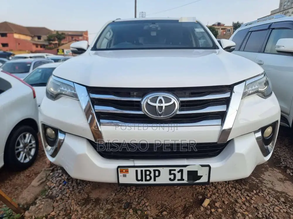 Toyota Fortuner 2.4 D RWD 2017 White