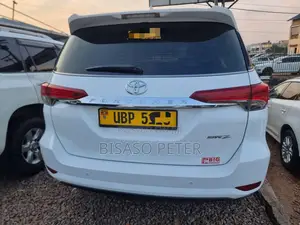 Toyota Fortuner 2.4 D RWD 2017 White
