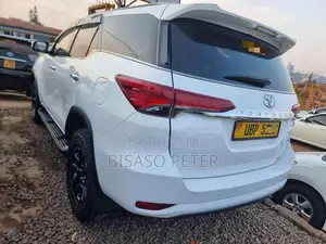 Toyota Fortuner 2.4 D RWD 2017 White