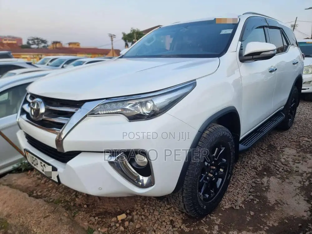Toyota Fortuner 2.4 D RWD 2017 White