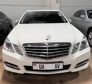 Photo - Mercedes-Benz E350 Base 4dr Sedan RWD (3.5L 6cyl 7A) 2010 White