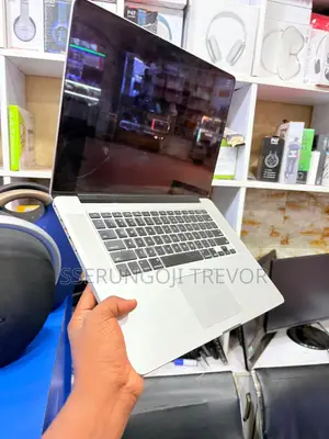 Laptop Apple MacBook Pro 16GB Intel Core I7 SSHD+SSD 256GB