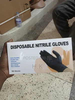 100pcs Disposable Nitrile Gloves.