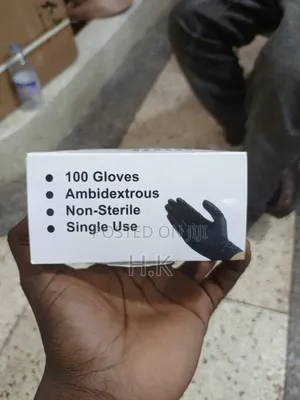 100pcs Disposable Nitrile Gloves.