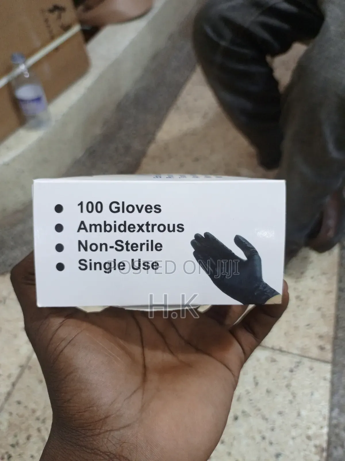 100pcs Disposable Nitrile Gloves.