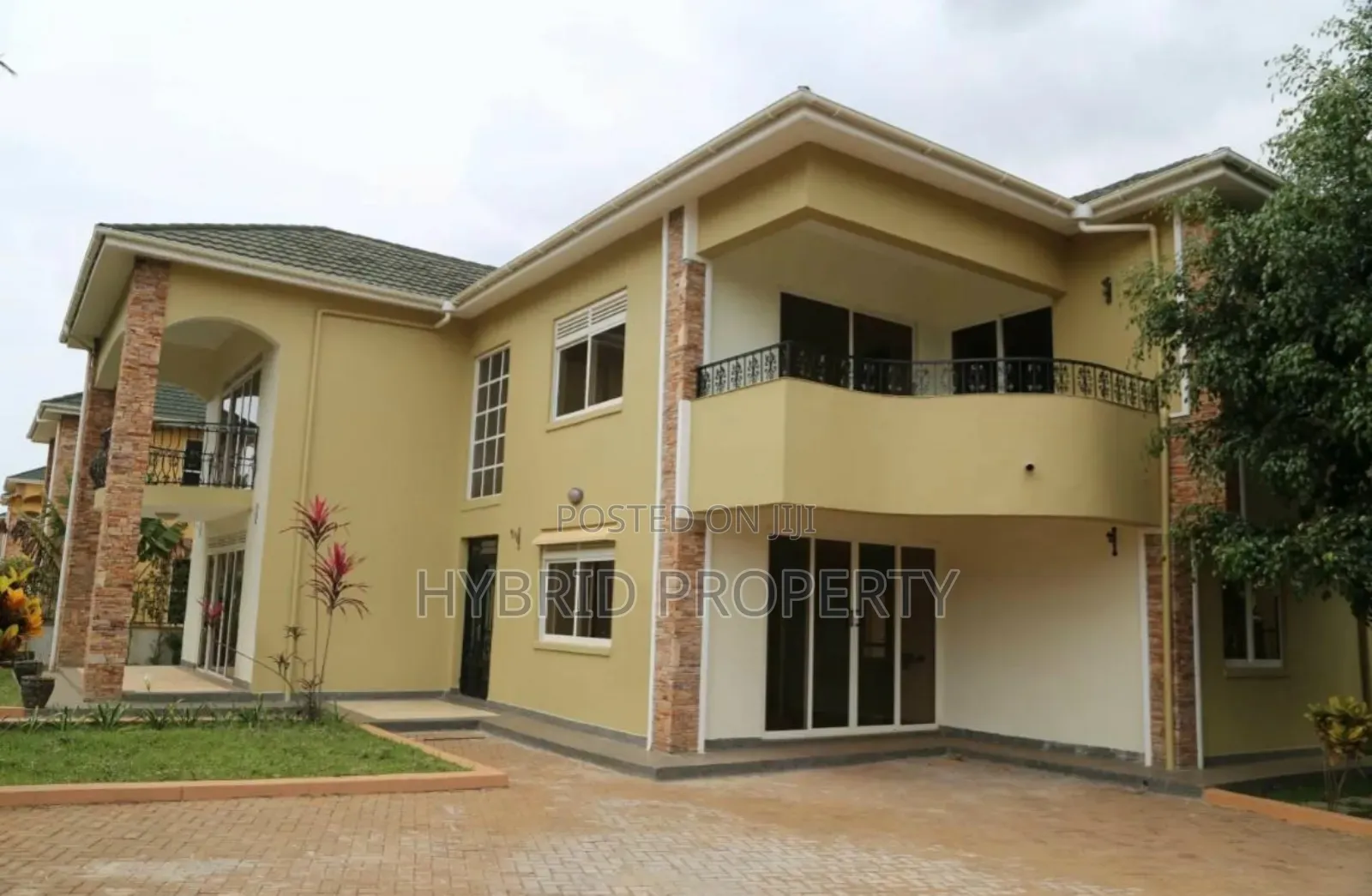 4bdrm House in Bwebajja Housing for sale