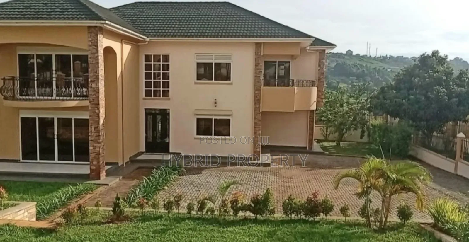 4bdrm House in Bwebajja Housing for sale