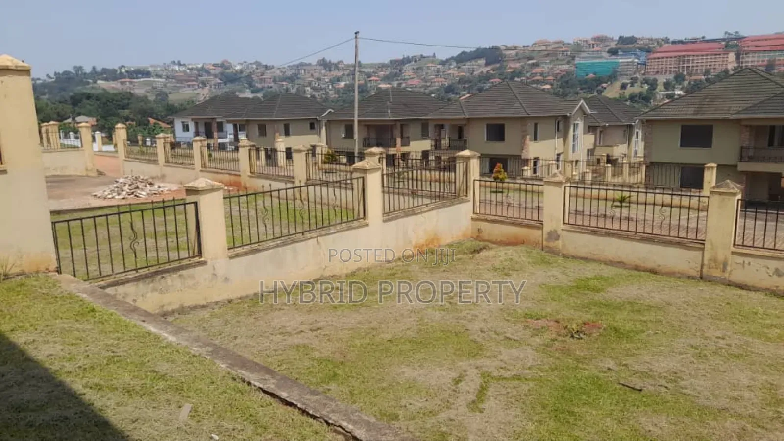 4bdrm House in Bwebajja Housing for sale