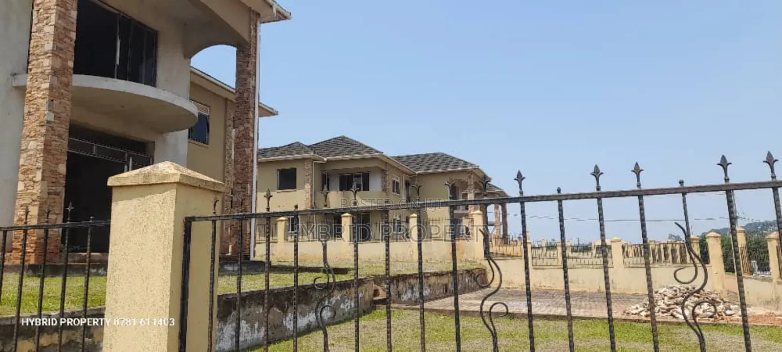 4bdrm House in Bwebajja Housing for sale
