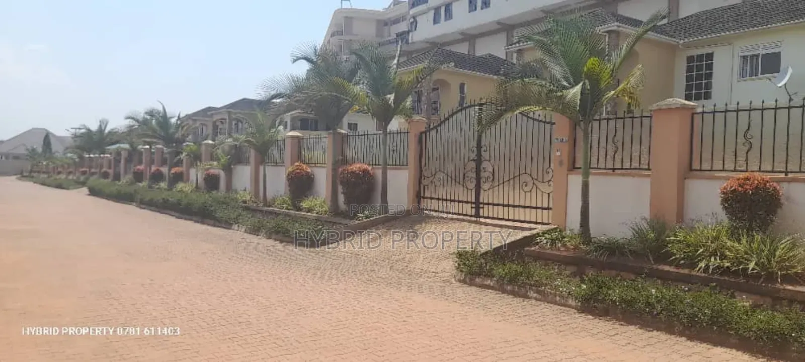 4bdrm House in Bwebajja Housing for sale