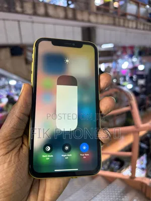 Apple iPhone 11 64 GB Yellow