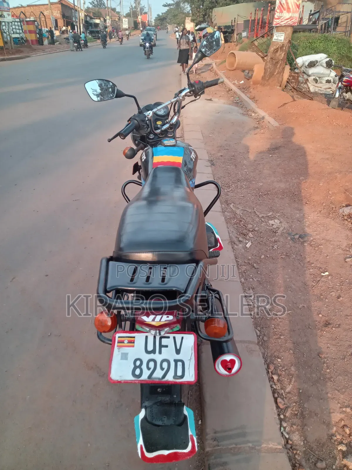 TVS HLX 125 2024 Red