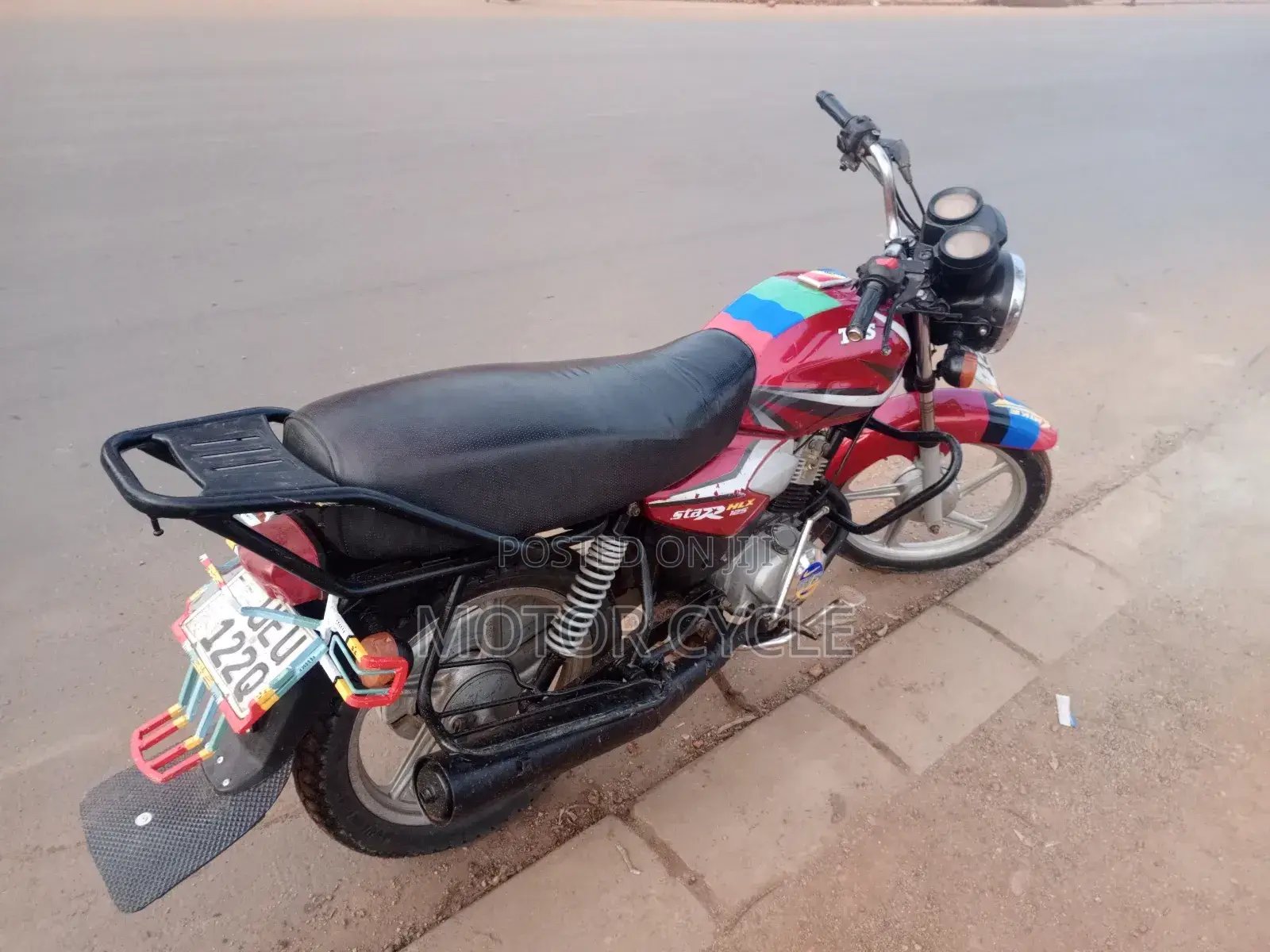 TVS HLX 125 2019 Red