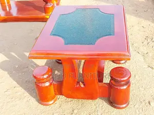 Nice Looking Medium Sized Centre Table