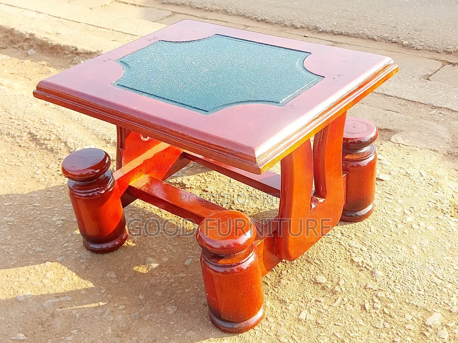 Nice Looking Medium Sized Centre Table