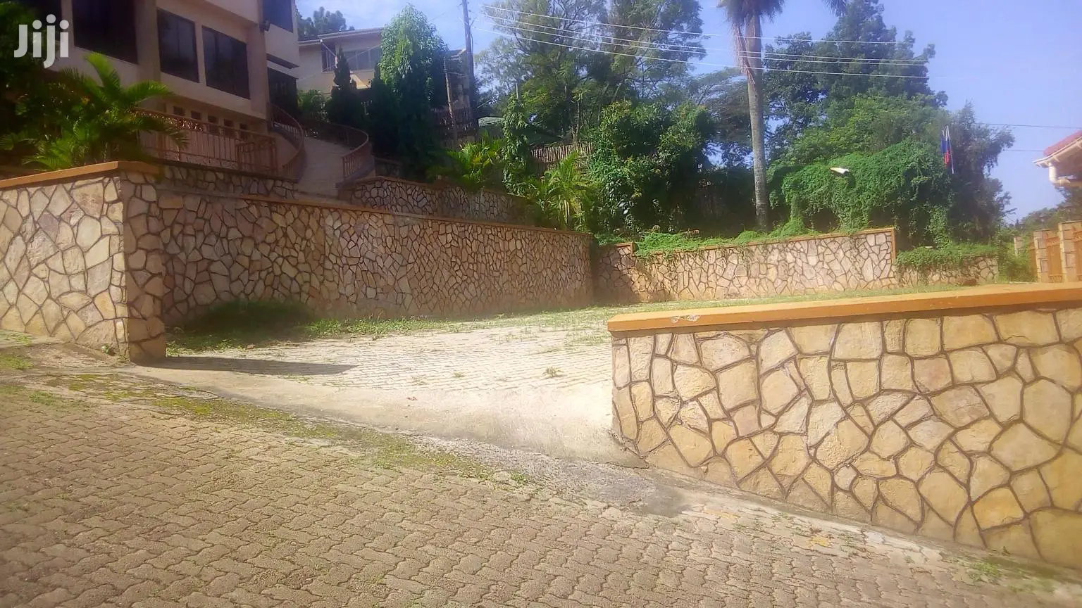 Office Block In Kololo For Sale