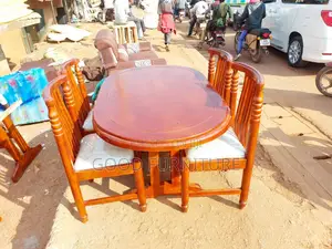 Very Nice Looking Four Seaters Dining Set