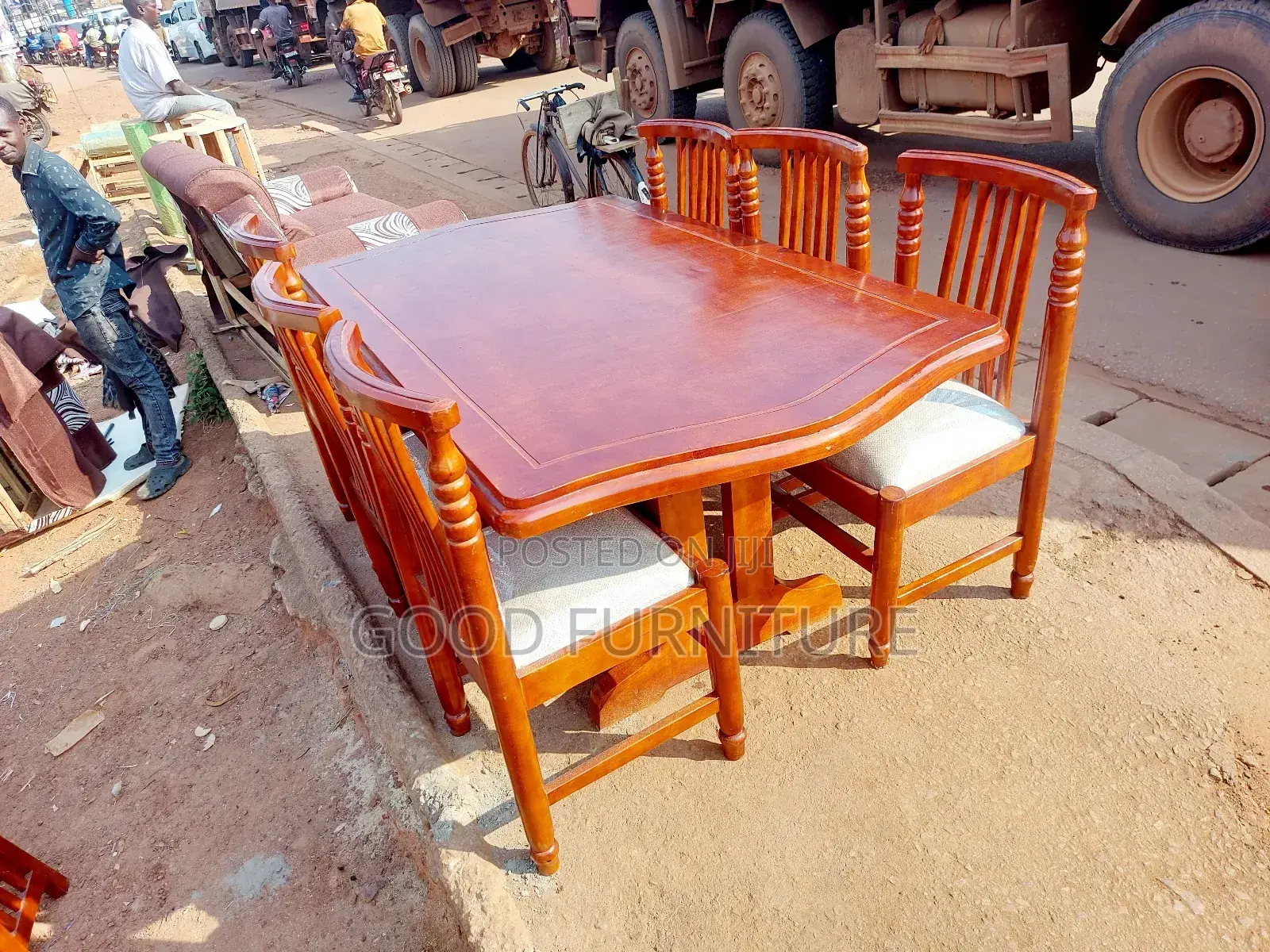 Good Looking Six Seaters Dining Set
