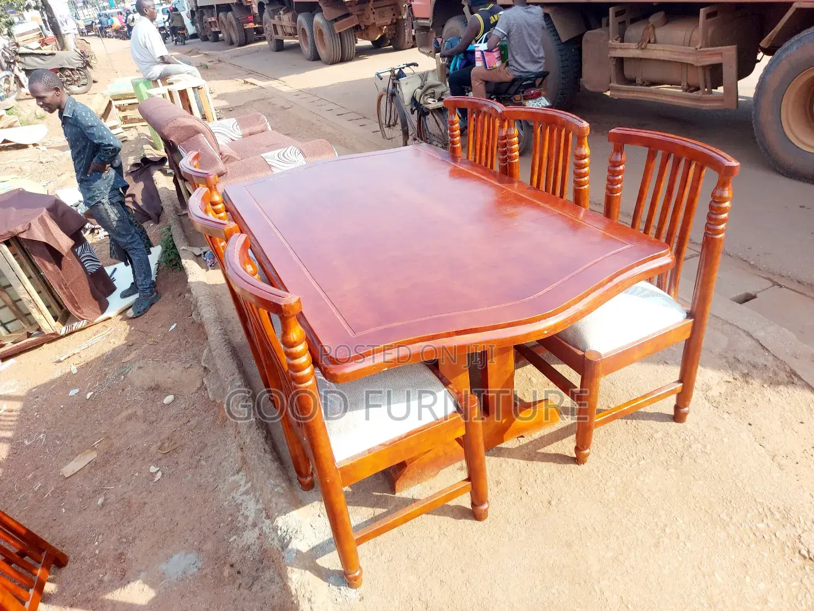 Good Looking Six Seaters Dining Set