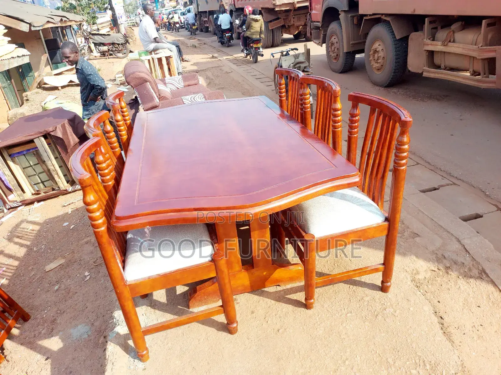 Good Looking Six Seaters Dining Set