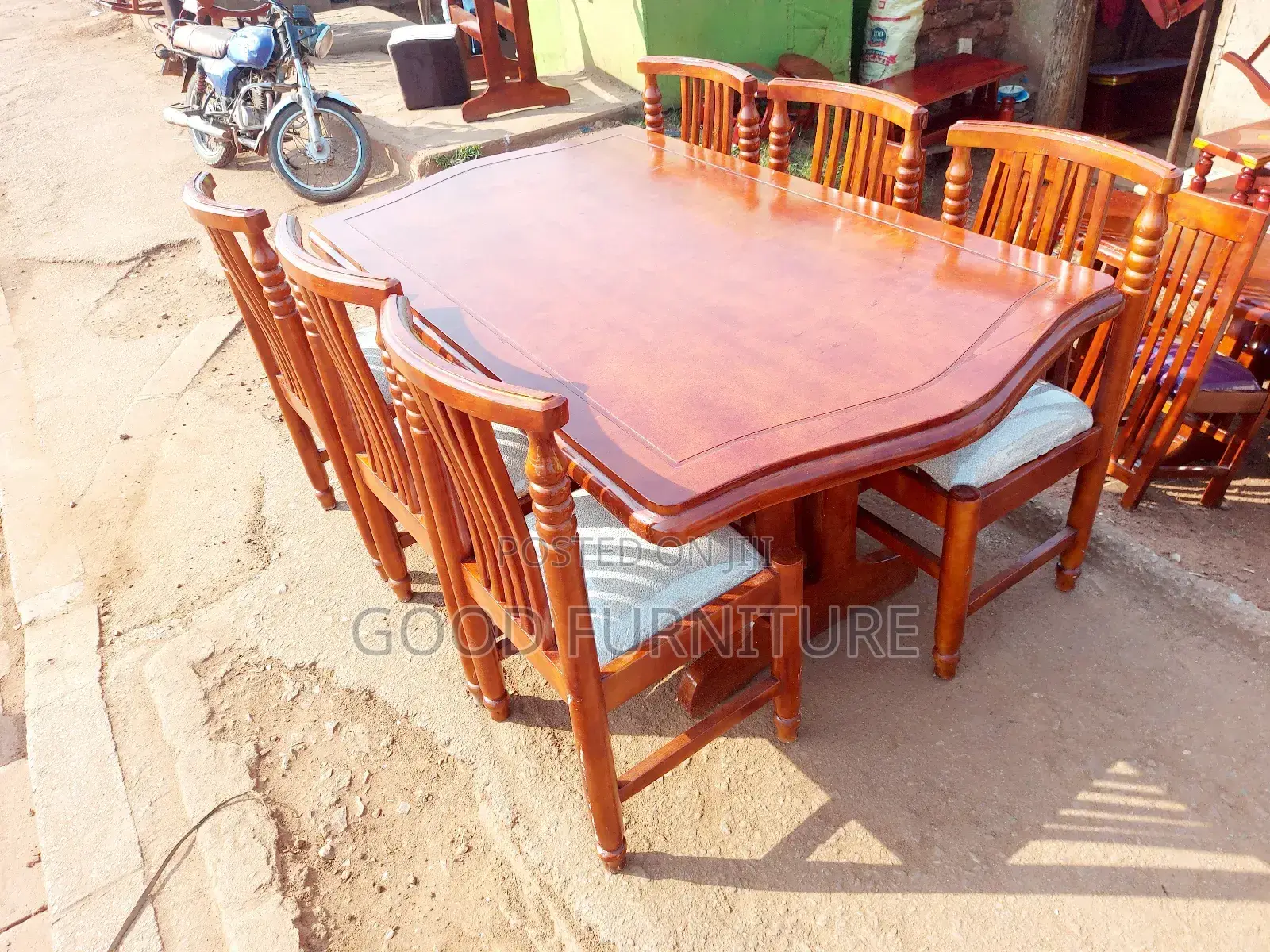 Good Looking Six Seaters Dining Set