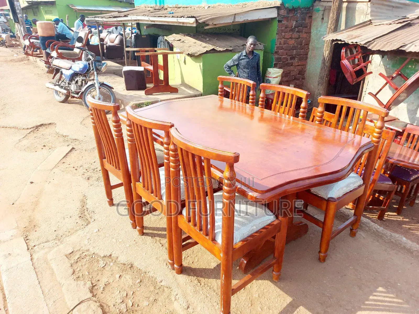 Good Looking Six Seaters Dining Set