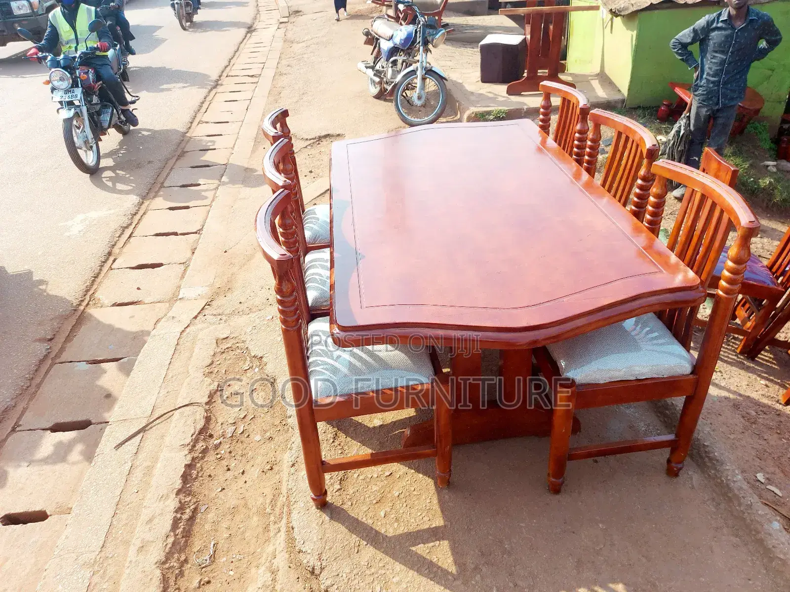 Good Looking Six Seaters Dining Set