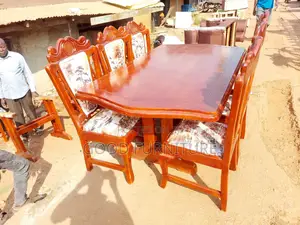 King's Style Good-Looking Six Seaters Dining Set