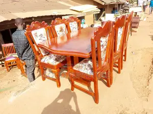King's Style Good-Looking Six Seaters Dining Set