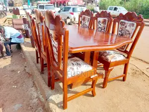 King's Style Good-Looking Six Seaters Dining Set