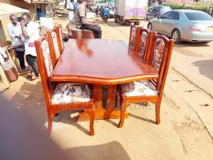 Luxurious Nice Looking Six Seaters Dining Set