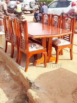 Luxurious Nice Looking Six Seaters Dining Set
