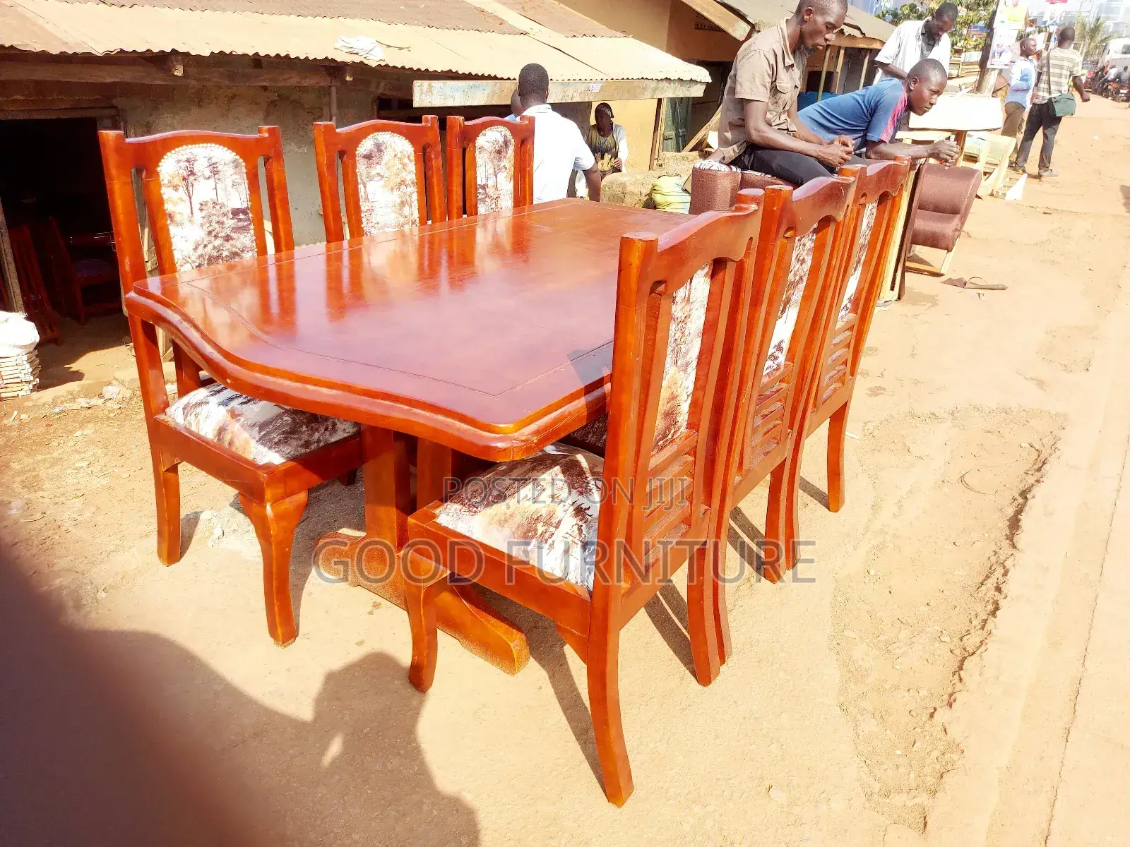 Luxurious Nice Looking Six Seaters Dining Set