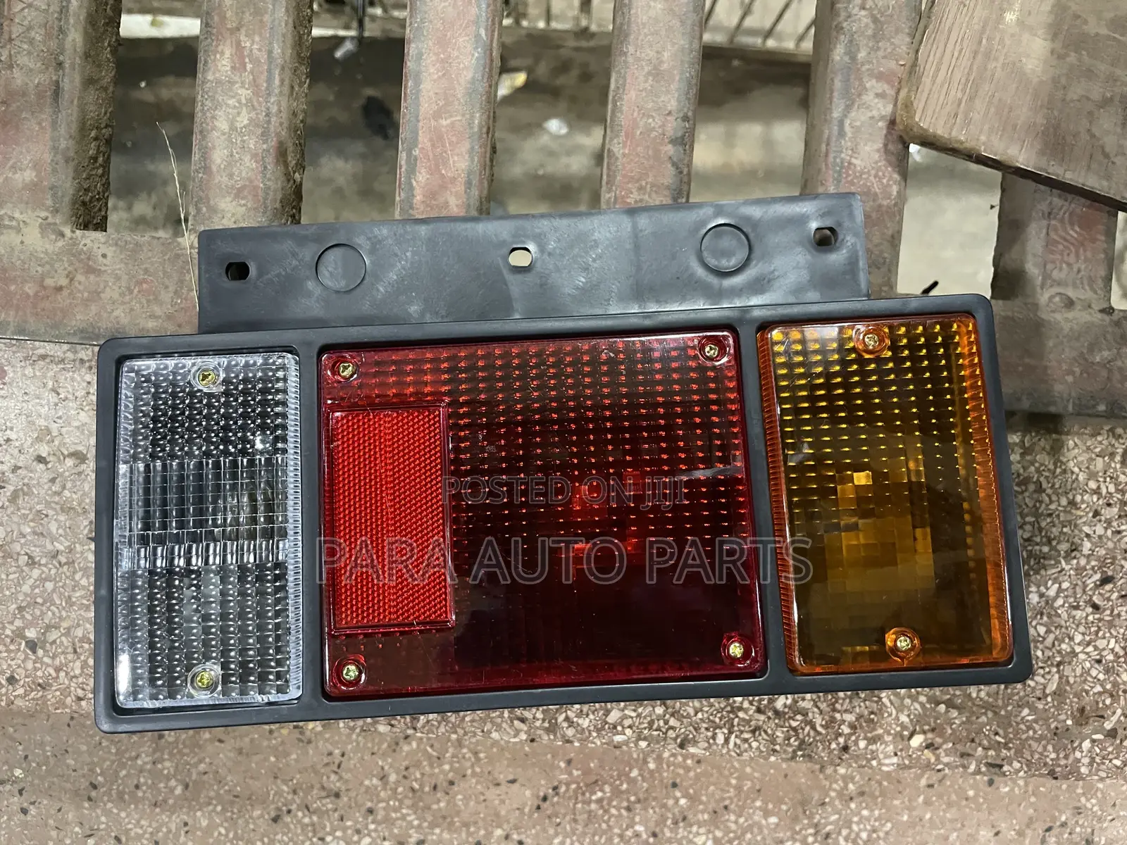 Taillight Isuzu Elf Truck