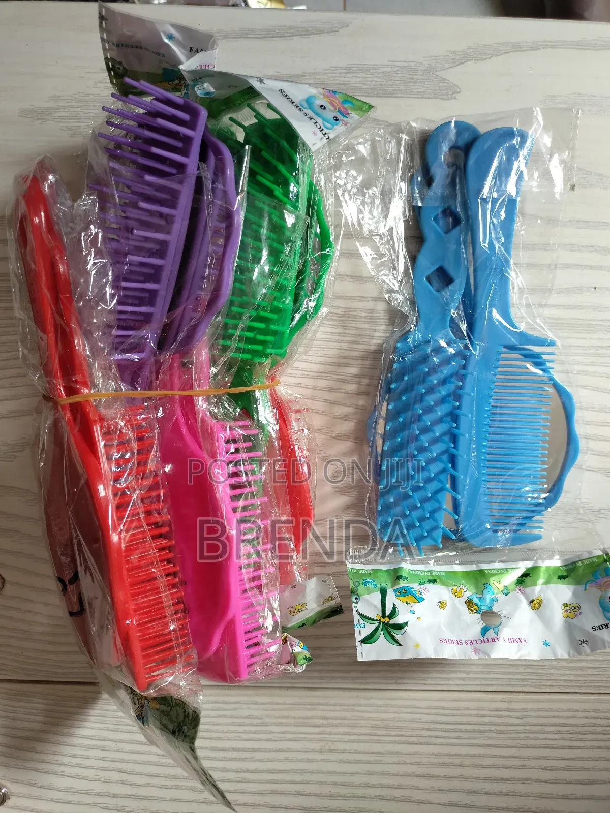 Plastic Combs With Mirrors