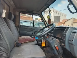 Isuzu Elf Box Body