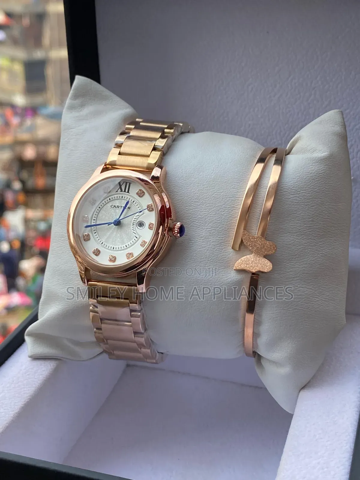 Cartier Beautiful Ladies' Wrist Time Piece Gift Box